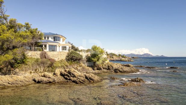 Roquebrune-sur-Argens Maison 8 Pièces, 240 m²