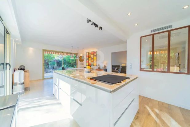 Le Cannet Apartment 6 Rooms, 120 m²