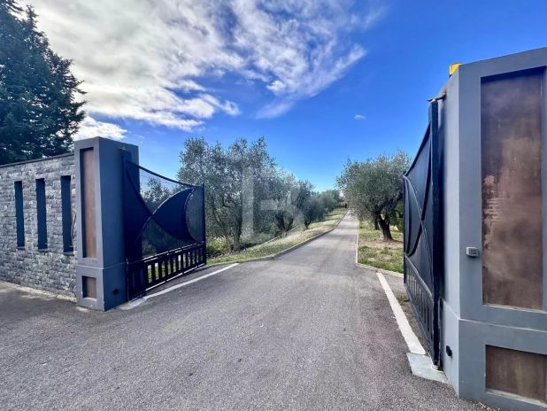 Opio Terrain 0 Pièces, 2577 m²